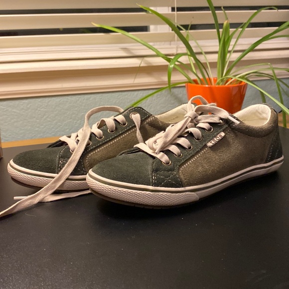 Taos Footwear Shoes Taos Suede Lace Up Shoes Poshmark